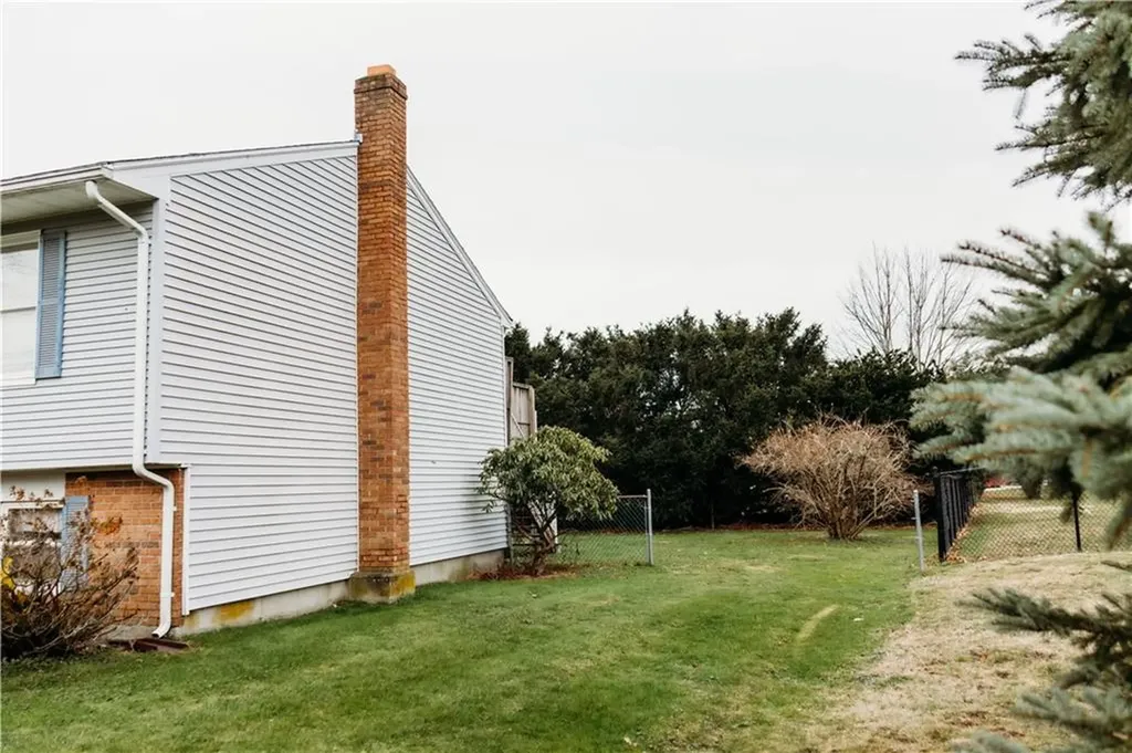 16 Ward Avenue Middletown RI 02842