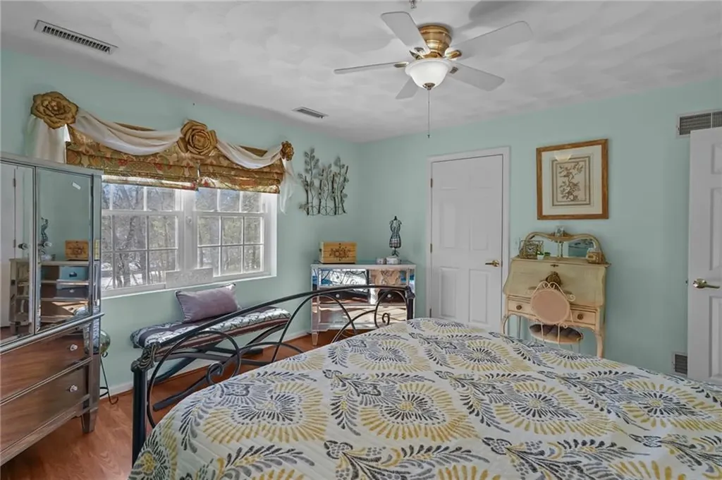 720 Putnam Pike Smithfield RI 02828