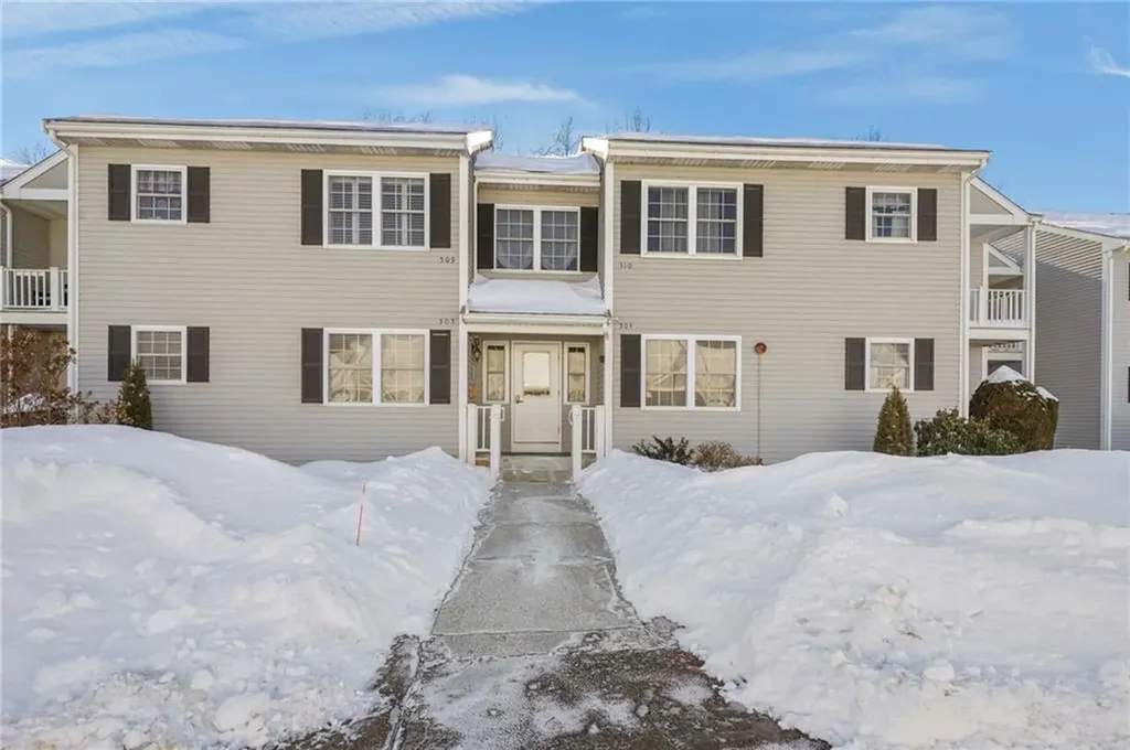 720 Putnam Pike Smithfield RI 02828
