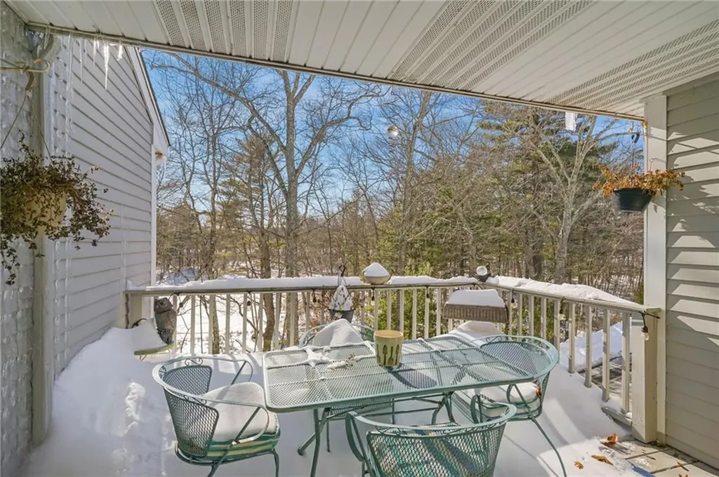 720 Putnam Pike Smithfield RI 02828