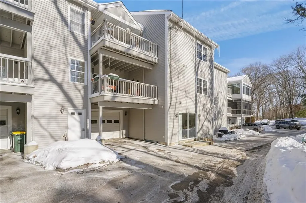 720 Putnam Pike Smithfield RI 02828