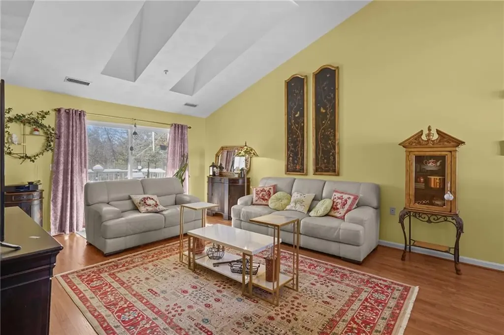 720 Putnam Pike Smithfield RI 02828