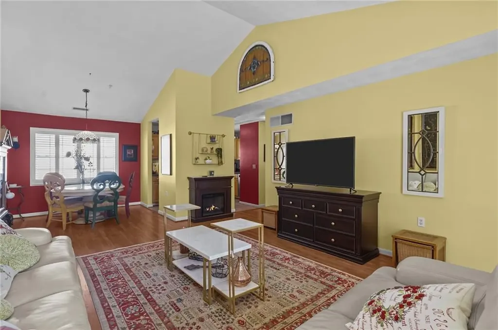 720 Putnam Pike Smithfield RI 02828