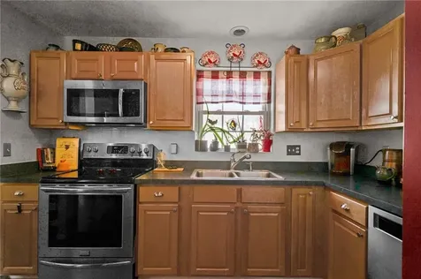 720 Putnam Pike Smithfield RI 02828