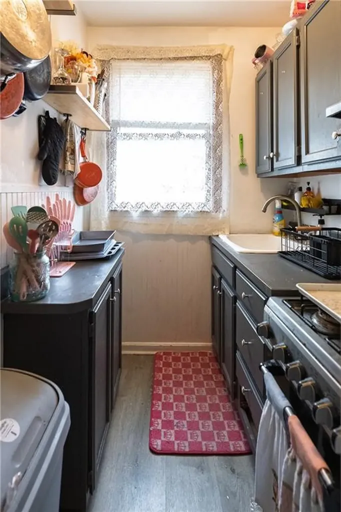 12 Louisburg Place Providence RI 02909