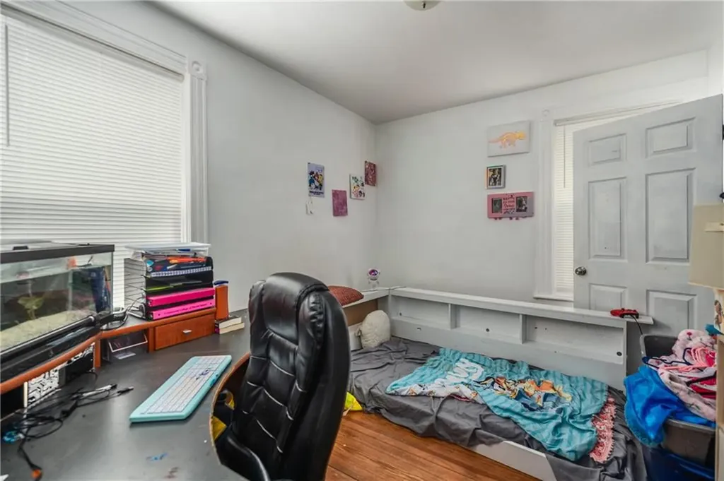 12 Louisburg Place Providence RI 02909