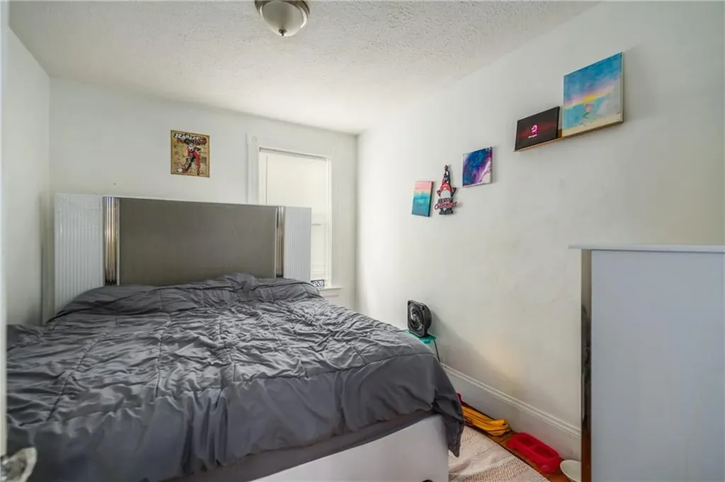 12 Louisburg Place Providence RI 02909