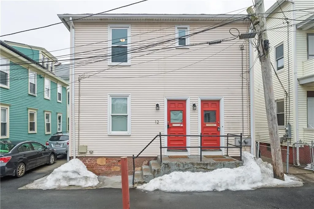 12 Louisburg Place Providence RI 02909