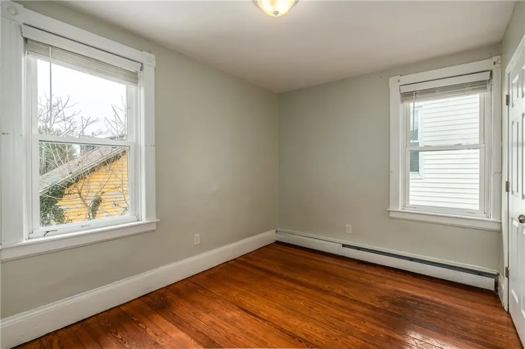 12 Louisburg Place Providence RI 02909