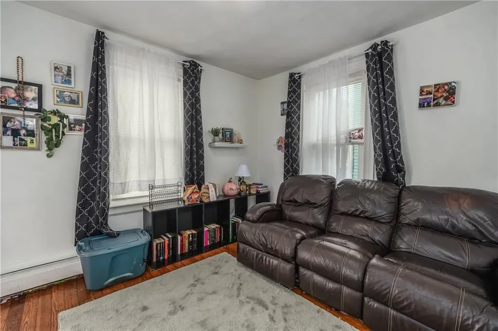 12 Louisburg Place Providence RI 02909