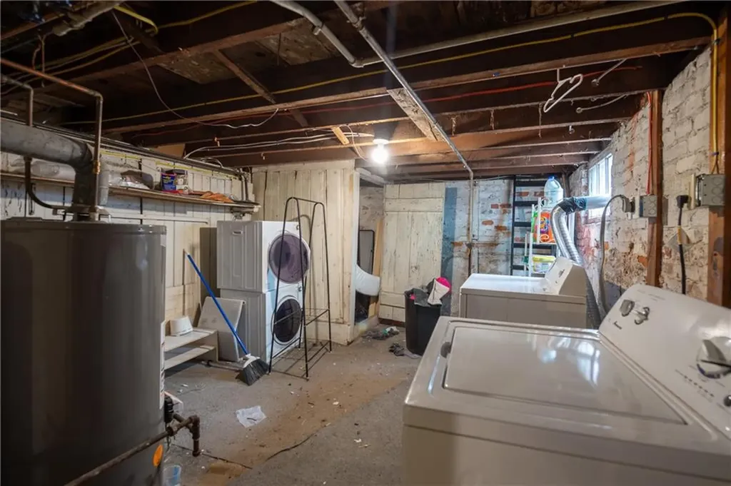 12 Louisburg Place Providence RI 02909