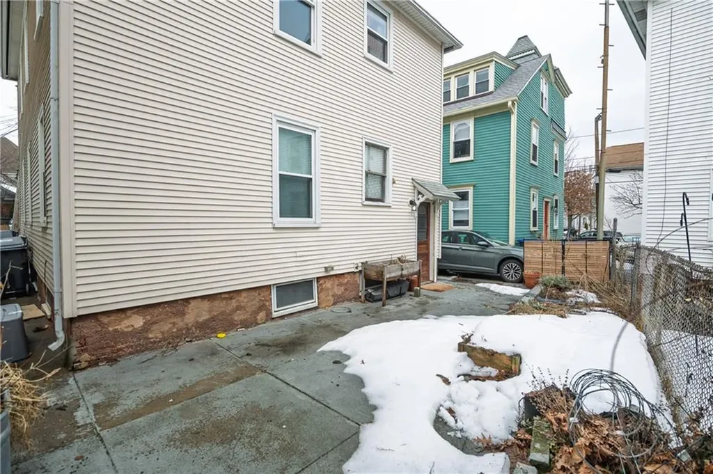 12 Louisburg Place Providence RI 02909