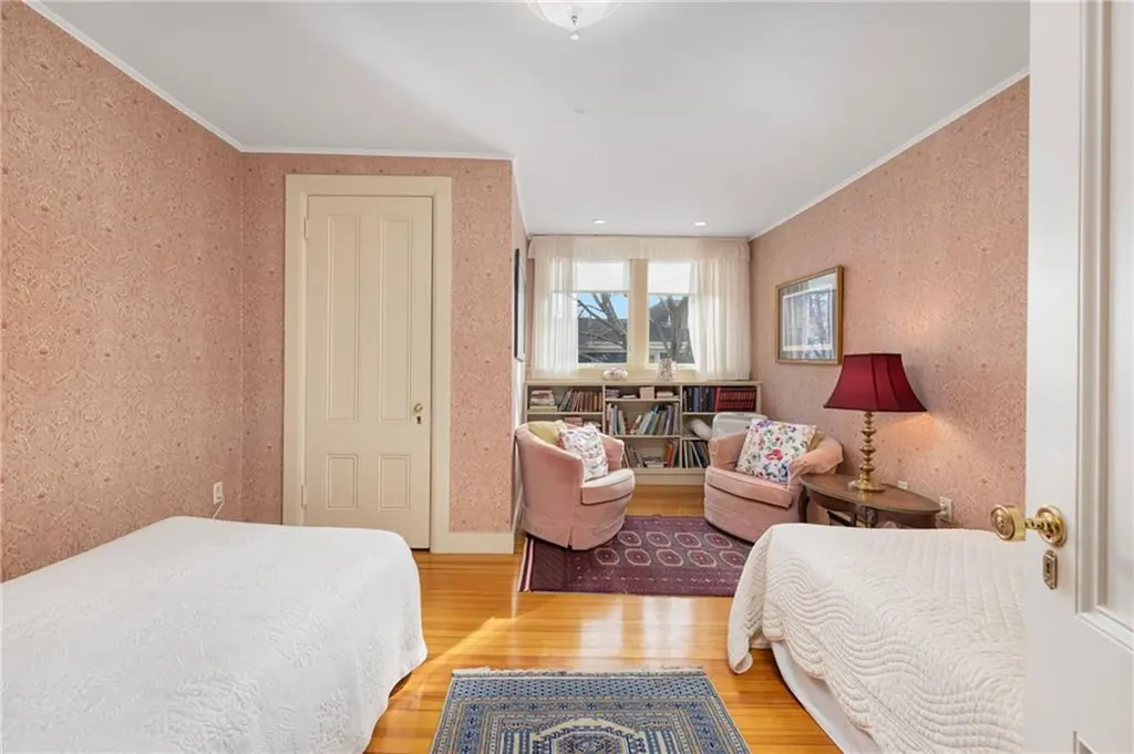 4 Hunter Avenue Newport RI 02840