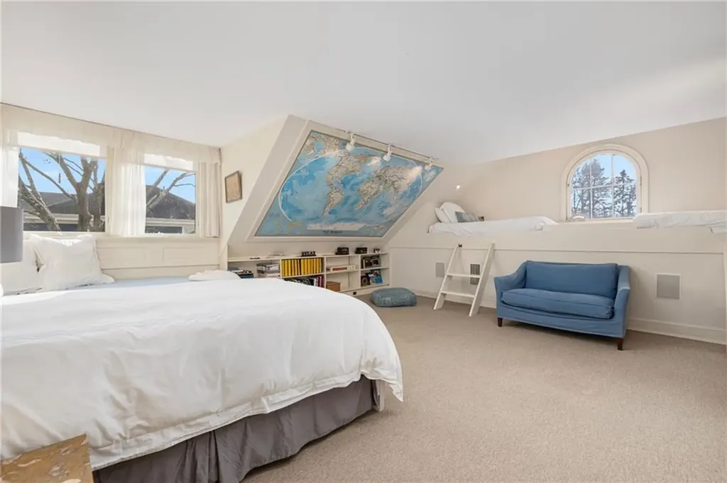4 Hunter Avenue Newport RI 02840