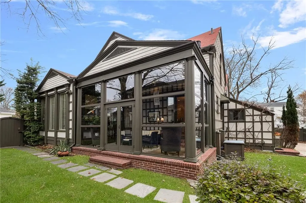 4 Hunter Avenue Newport RI 02840