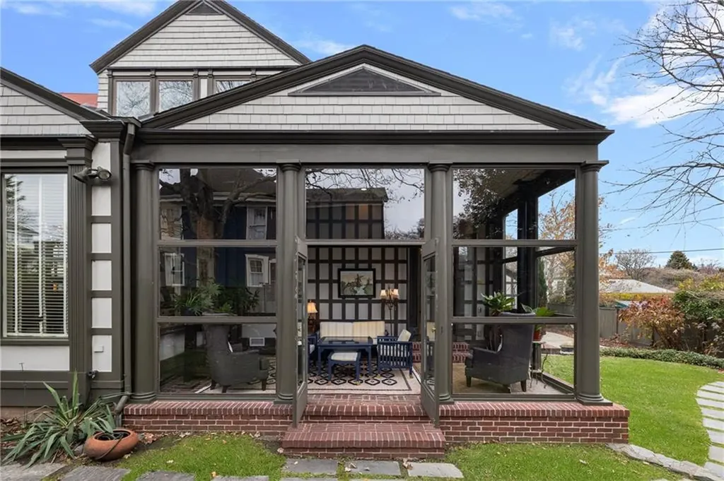 4 Hunter Avenue Newport RI 02840