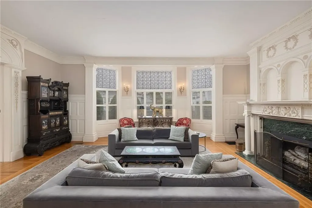 4 Hunter Avenue Newport RI 02840