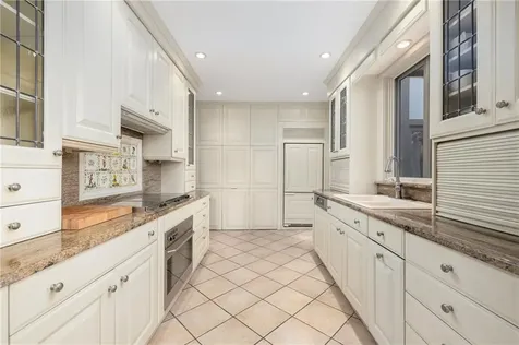 4 Hunter Avenue Newport RI 02840