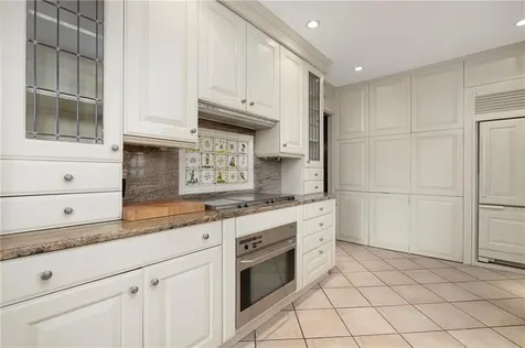 4 Hunter Avenue Newport RI 02840
