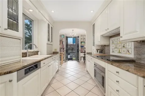 4 Hunter Avenue Newport RI 02840