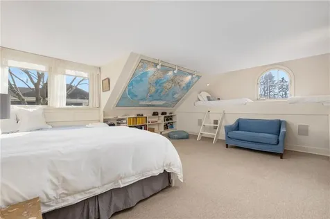 4 Hunter Avenue Newport RI 02840