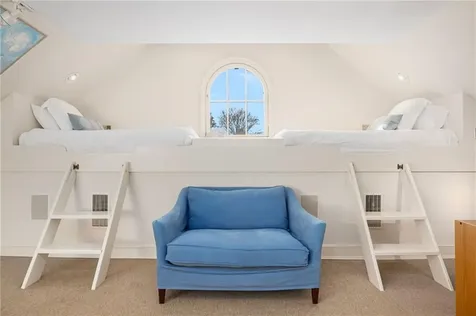 4 Hunter Avenue Newport RI 02840