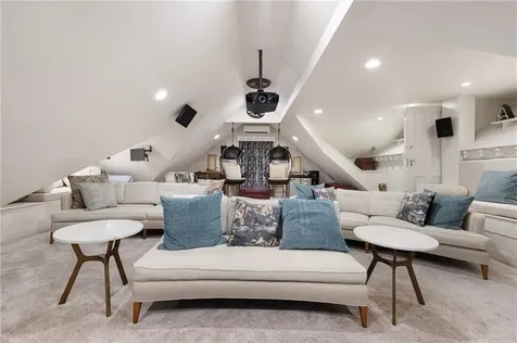 4 Hunter Avenue Newport RI 02840