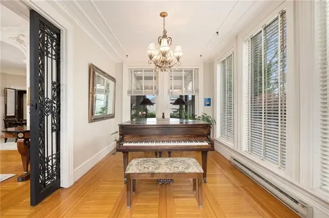 4 Hunter Avenue Newport RI 02840