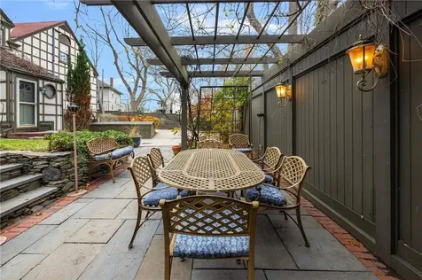4 Hunter Avenue Newport RI 02840