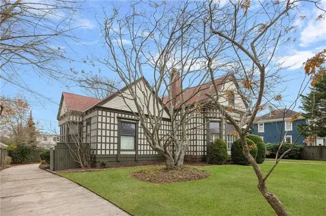 4 Hunter Avenue Newport RI 02840