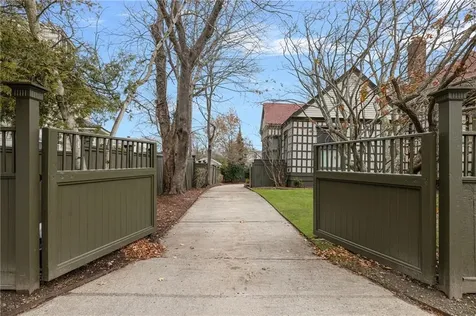 4 Hunter Avenue Newport RI 02840