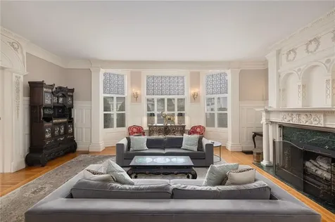 4 Hunter Avenue Newport RI 02840