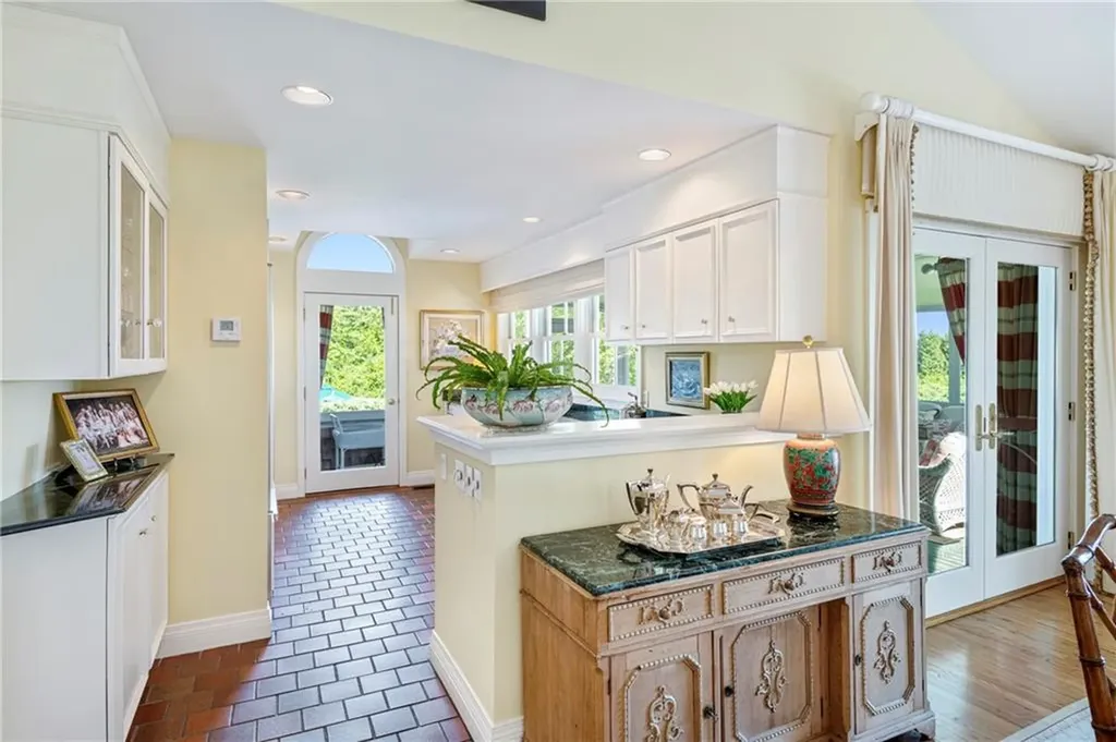 315 Ocean Avenue Newport RI 02840