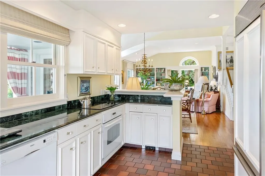 315 Ocean Avenue Newport RI 02840