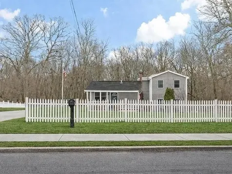 702 Arcade Avenue Seekonk MA 02771