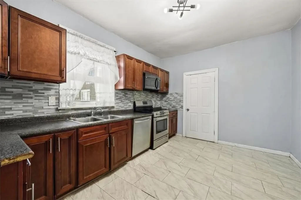 91 Peace Street Providence RI 02907