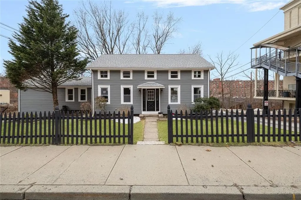 154 Waterman Avenue North Providence RI 02911