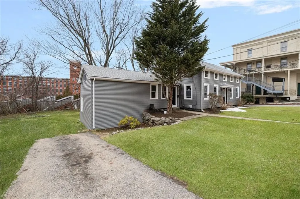 154 Waterman Avenue North Providence RI 02911