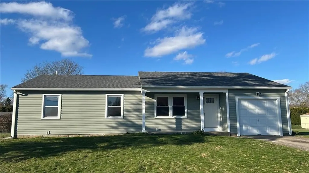 10 Wagon Wheel Lane Woonsocket RI 02895