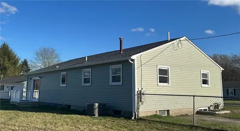 10 Wagon Wheel Lane Woonsocket RI 02895