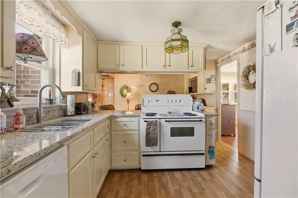 13 Shippee Schoolhouse Road Foster RI 02825