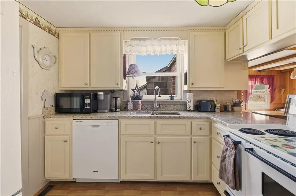 13 Shippee Schoolhouse Road Foster RI 02825