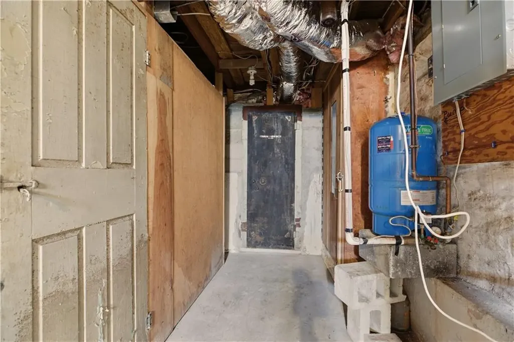 13 Shippee Schoolhouse Road Foster RI 02825