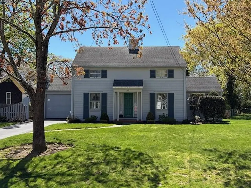 232 Greenwood Avenue Warwick RI 02886