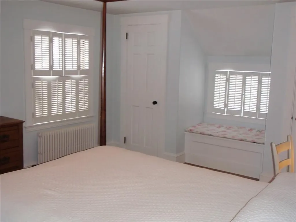 232 Greenwood Avenue Warwick RI 02886
