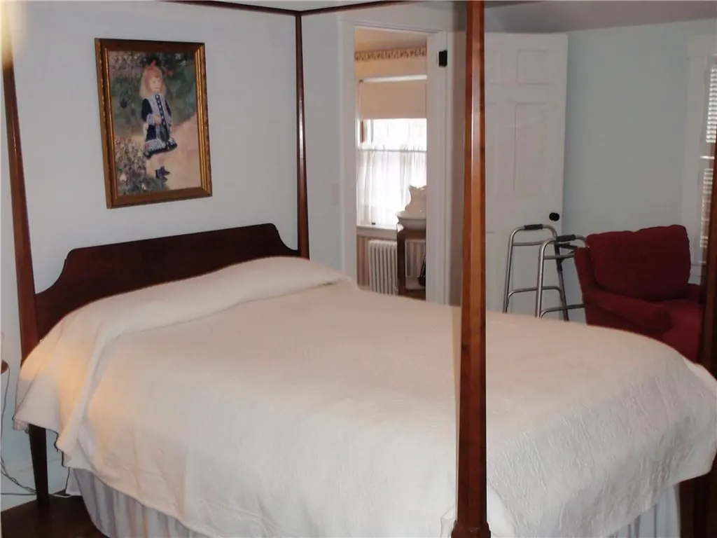 232 Greenwood Avenue Warwick RI 02886