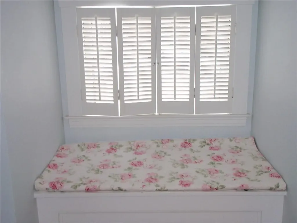 232 Greenwood Avenue Warwick RI 02886