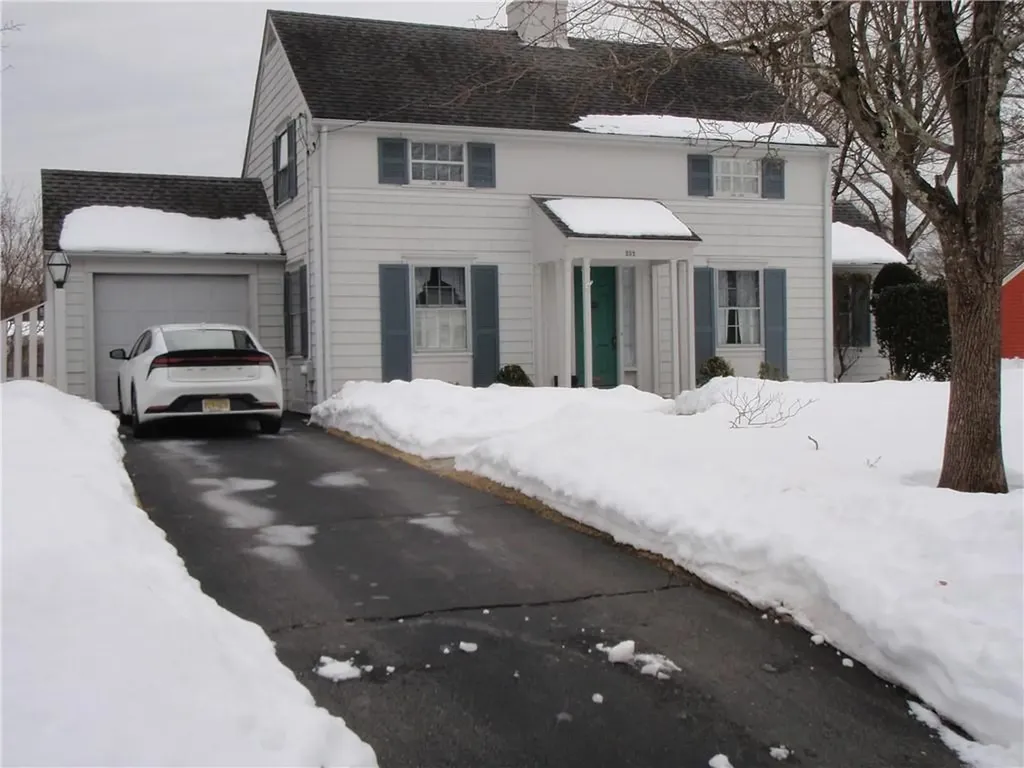232 Greenwood Avenue Warwick RI 02886