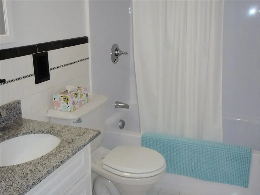 232 Greenwood Avenue Warwick RI 02886