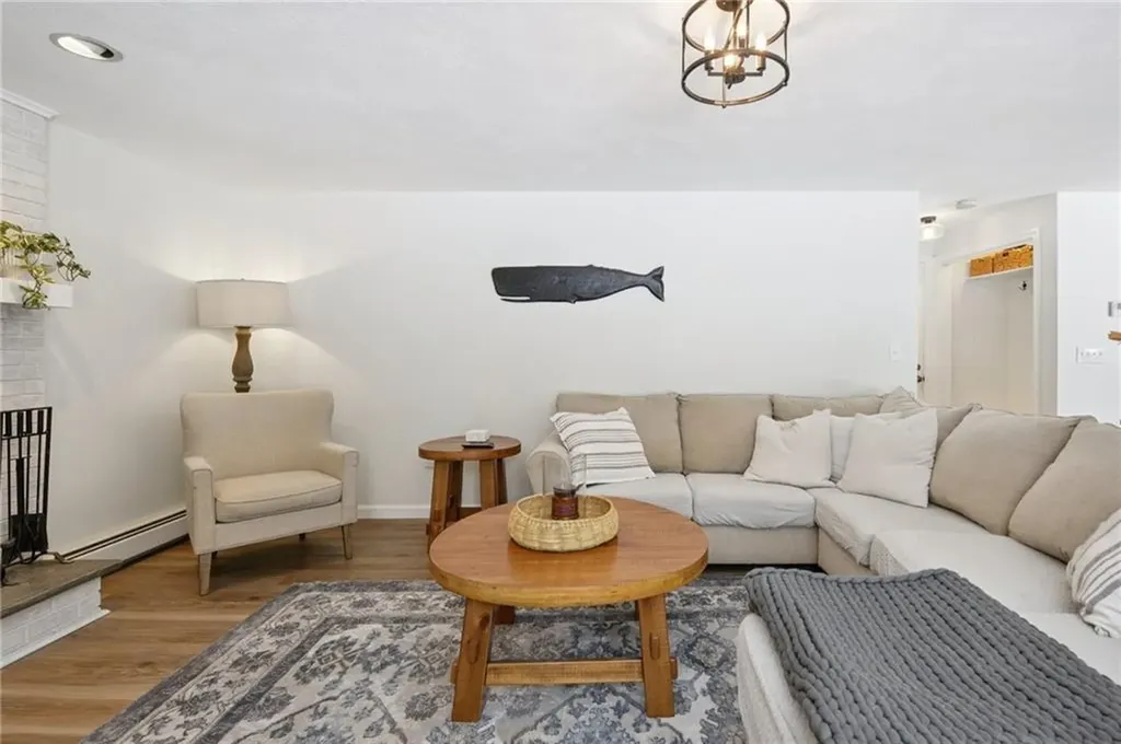 10 Mesa Drive North Kingstown RI 02852